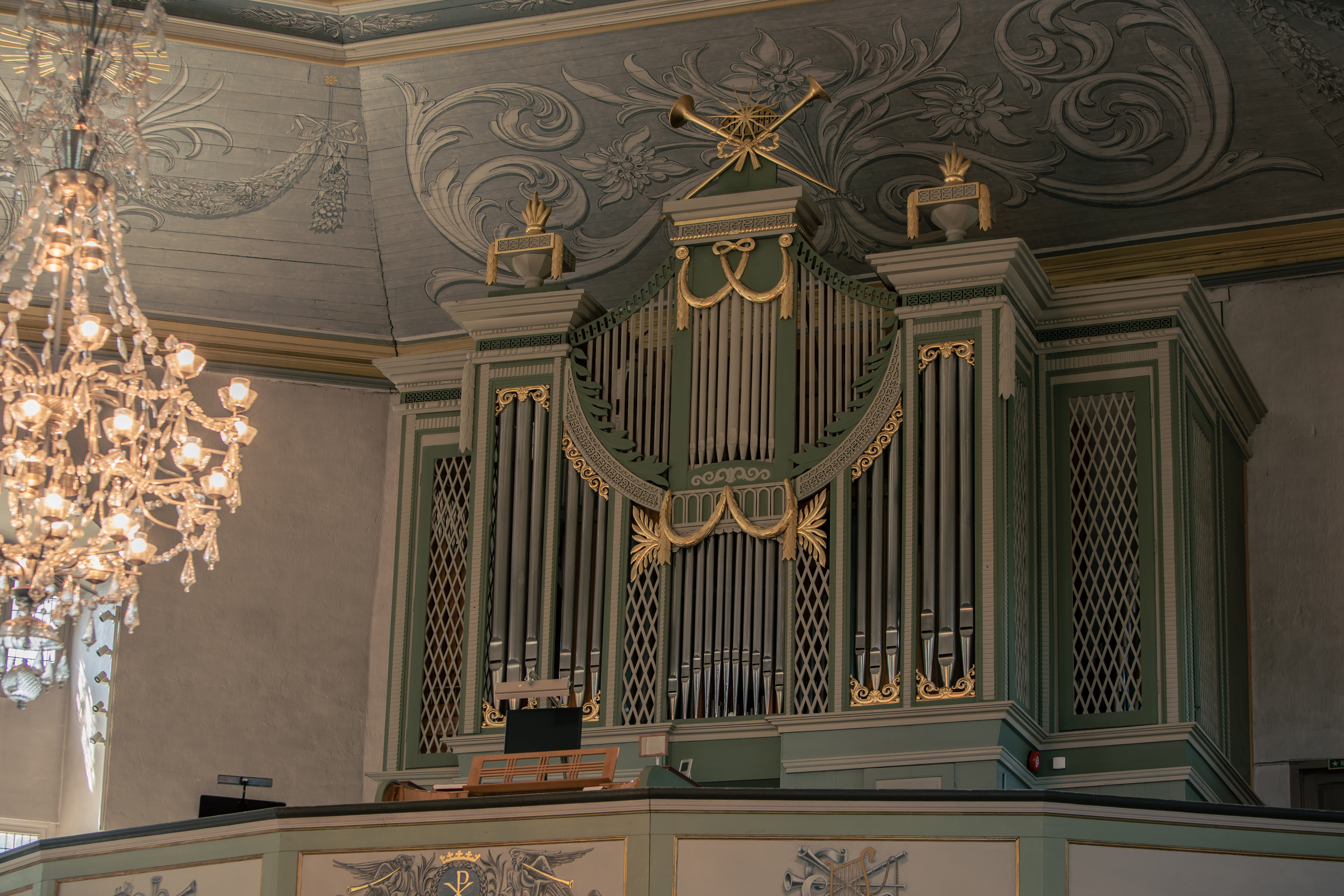orgelfasade i Vang kirke